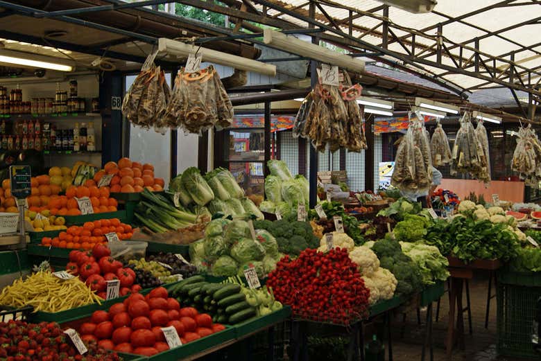 Visitando un mercado local en Cracovia