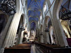 Basílica de la Santa Trinidad, interior